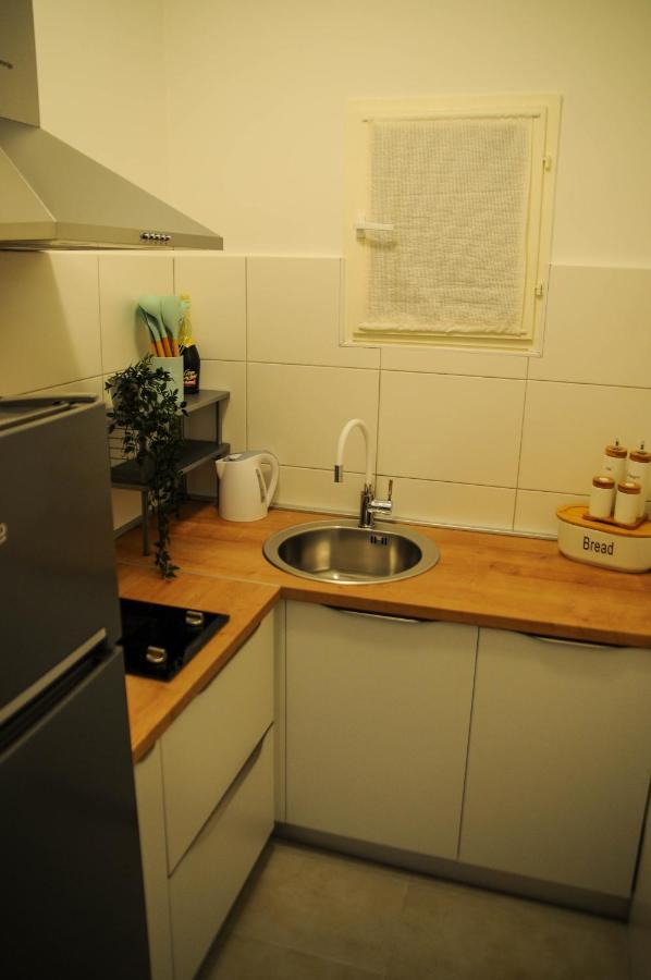 Apartman Gulliver In The Center, 10 Meters From The Sea With Private Parking In Natural Shade Rabac Exteriör bild